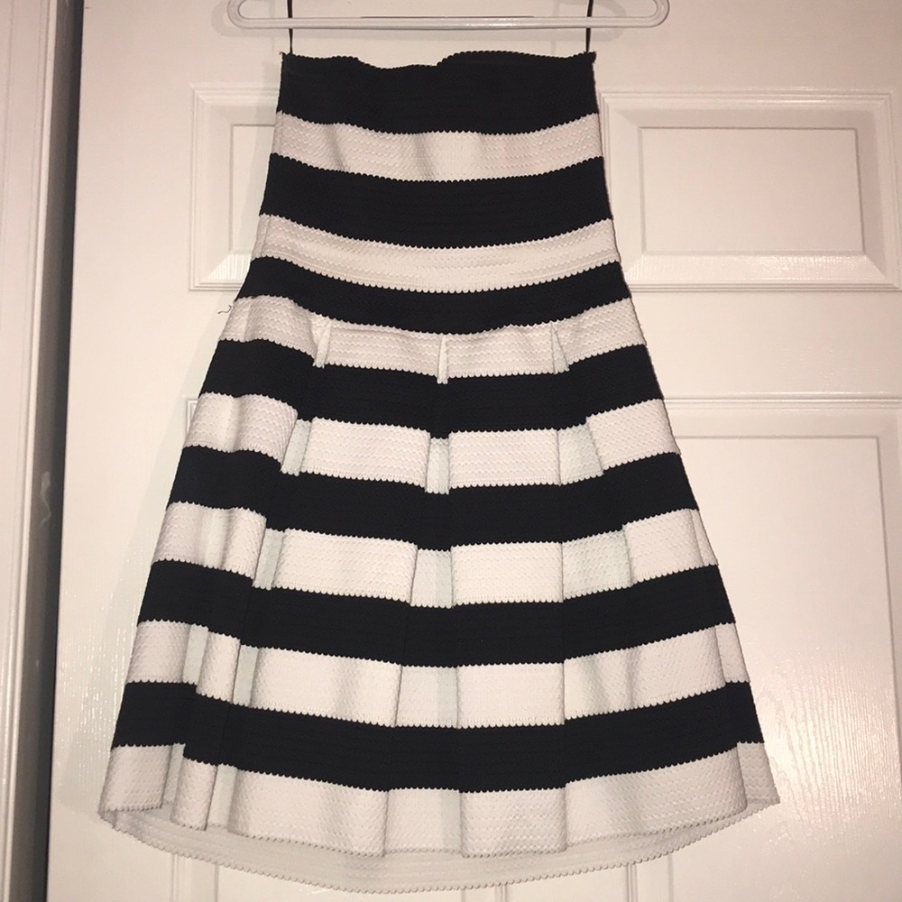 Express Dress - Picture 2 of 4